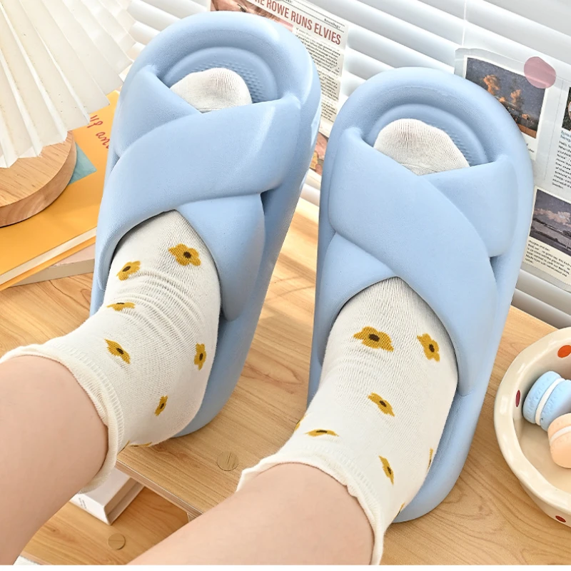 slides women flip flops Home Slippers Cloud House Shoes Platform Non Slip Indoor outdoor Beach Summer Soft Ladies cute 2024 new