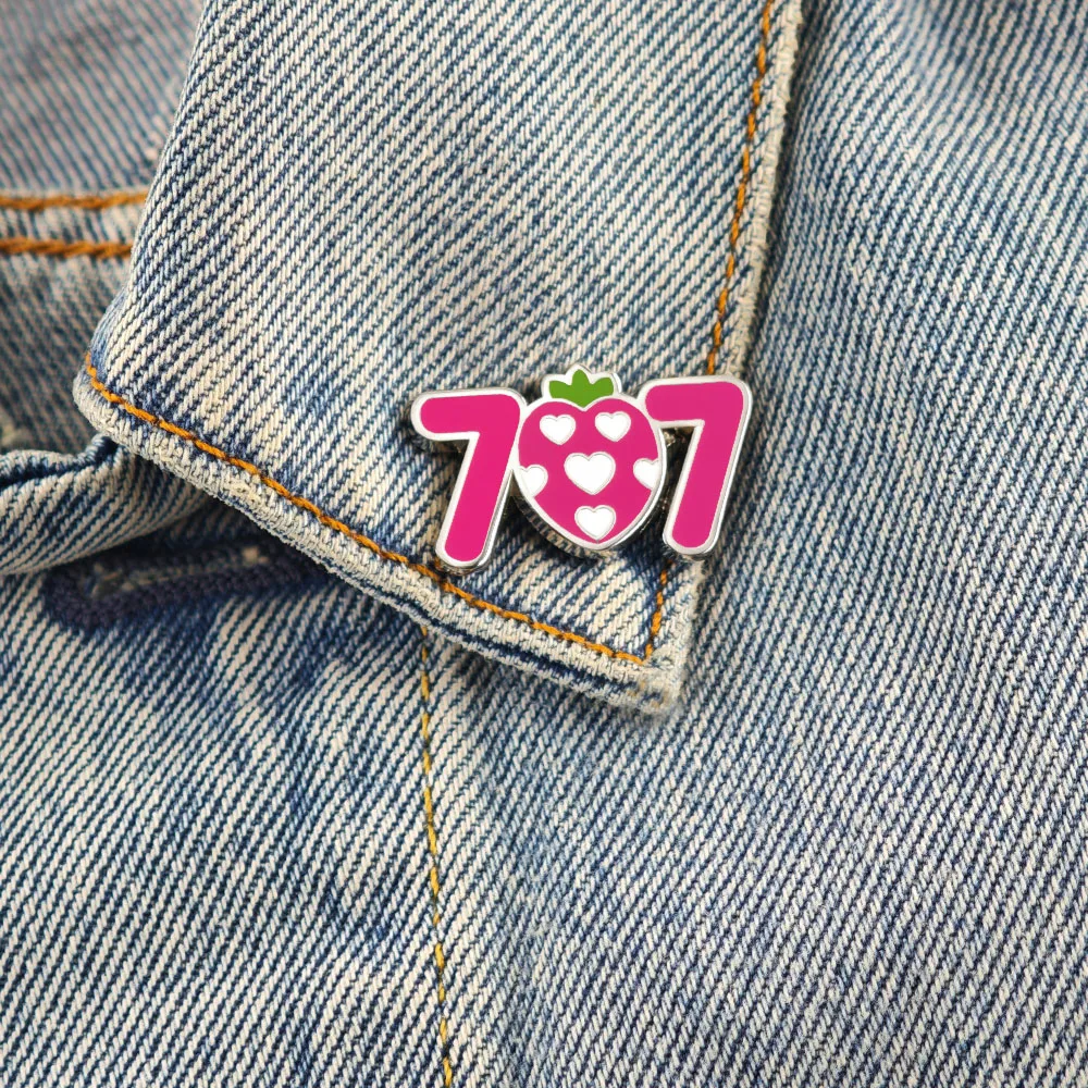 Anime NANA Brosche Zimmer 707 Rosa Erdbeer-Metallabzeichen Yazawa Ai Emaille-Pin Kawaii Mädchen Schmuck Fan-Geschenk – Detail 8