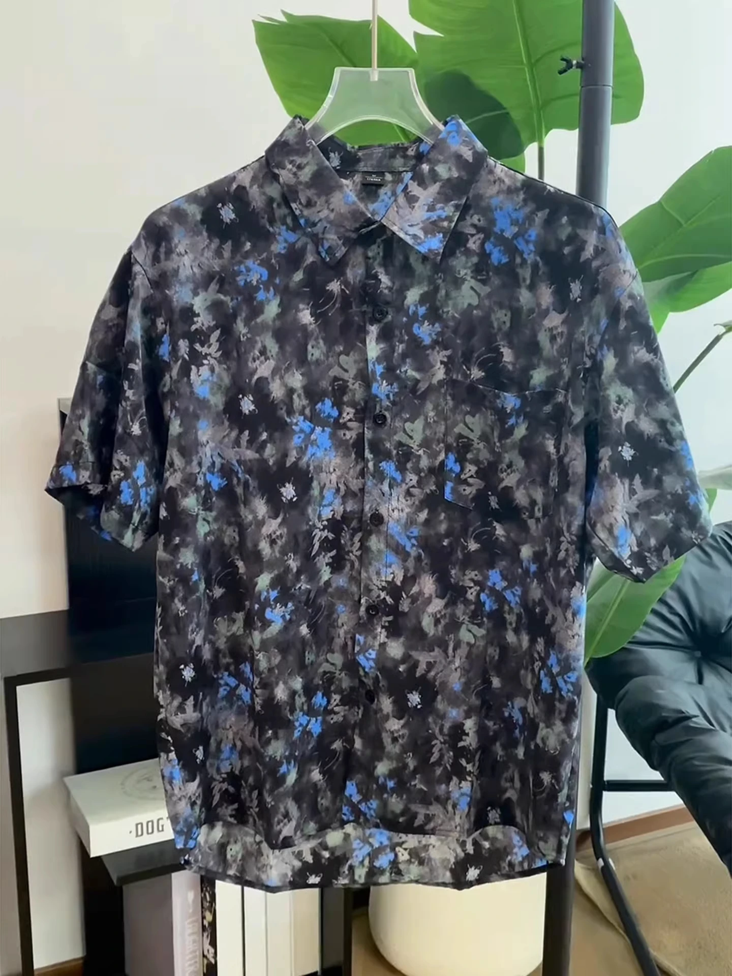 Blue Dyed Ice Silk Flower Men's Shirt Short Sleeve Lightweight Breathable Cool Feeling Summer Retro Style Business Casual Shirt