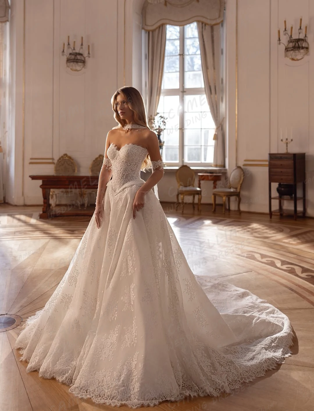 

Luxury Sweep Train Wedding Dresses Sweetheart Women A Line Bridal Gowns Appliques Formal Vestidos De Novia Customized Gloveless