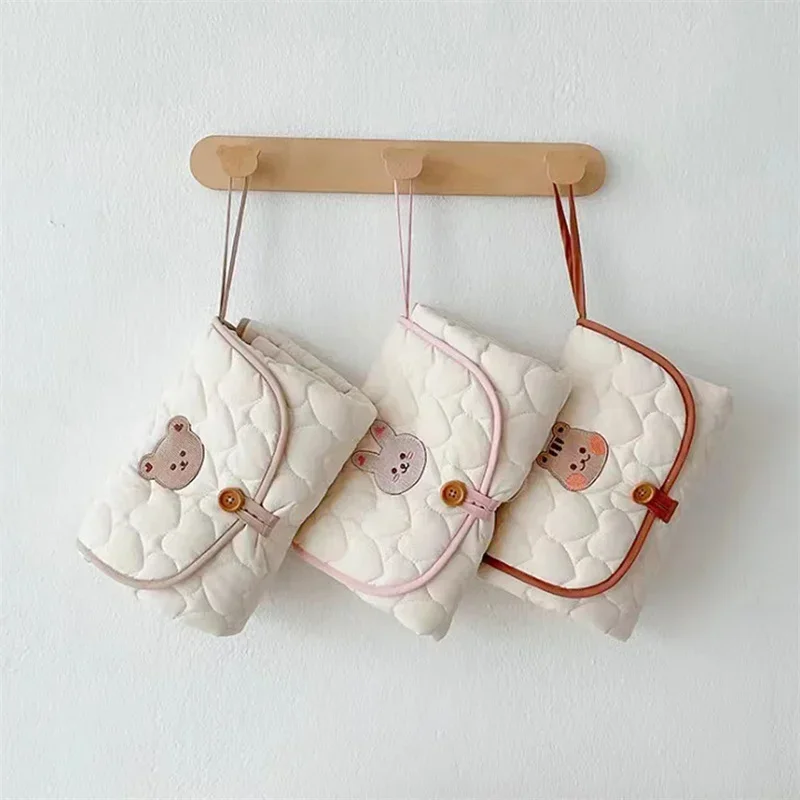 Pannolino per bambini Borsa per pannolini ricamata pieghevole multifunzionale portatile Simpatico pannolino assorbente