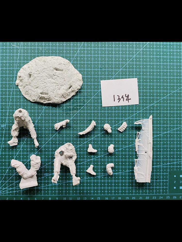 Unassembled 1/24 Ancient Soldier Russians in Chechnaya STAND Figure Resin Figure Miniature Model Kits Unpainted - view 3