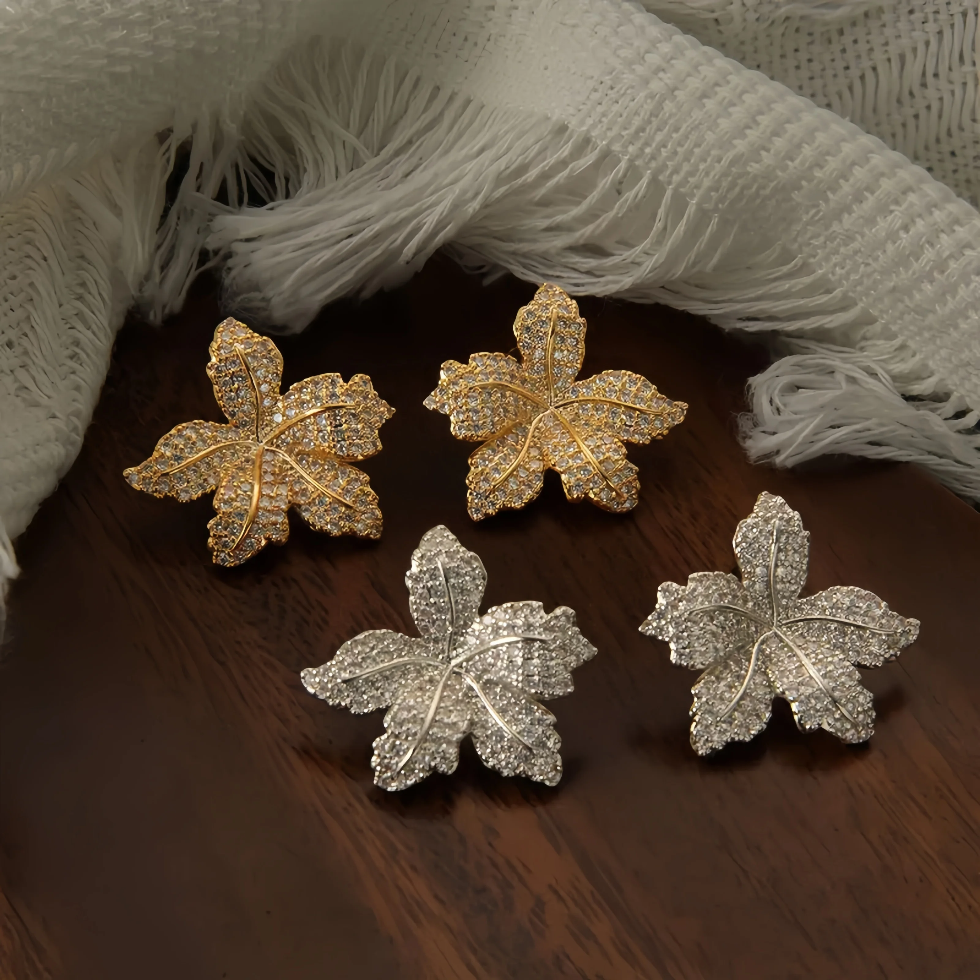 18 K Gold Plated New Fashion Drop Maple Leaves Stud Earring