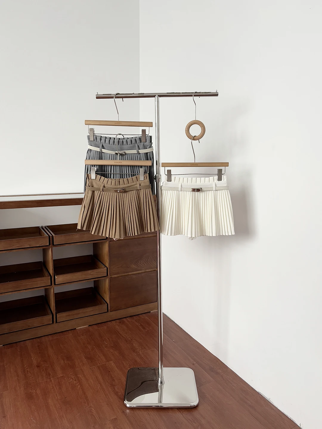 

Юбка А-силуэта с высокой талией, женская, летняя, 2026, новая модель, плиссированная, с поясом, из полиэстера, с защитой от просвечивания