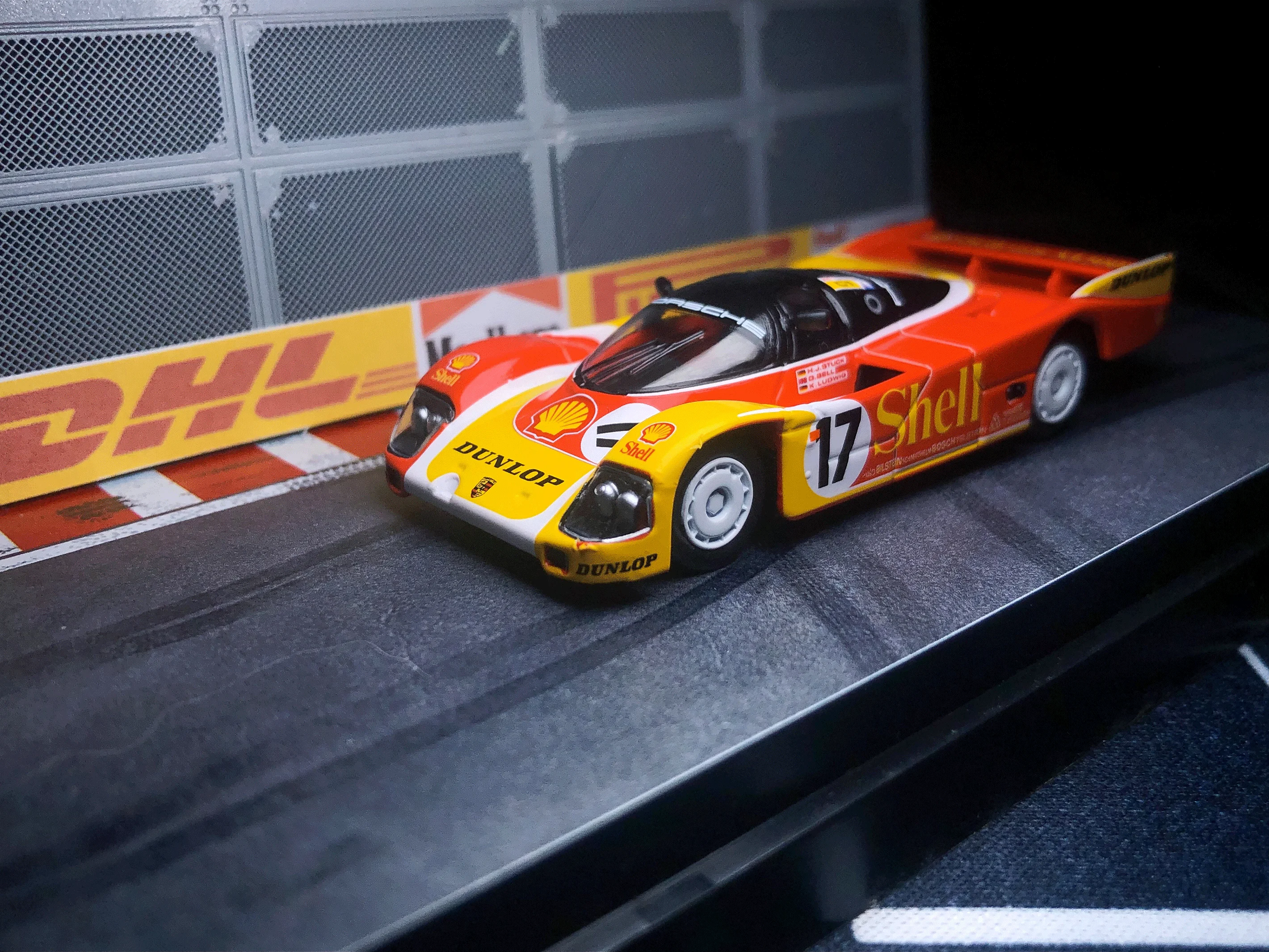 

Sparky 1/64 Shell 962 C #17 Diecast Model Collection Limited Edition Hobby Toys