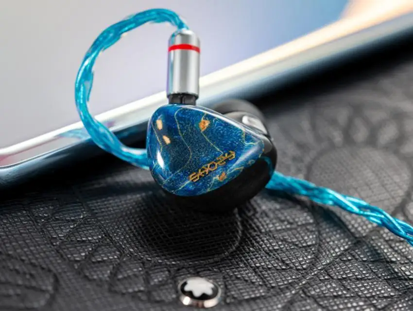 

Shozy Black Hole Wooden Dynamic Detachable Hifi Monitor DJ Studio Audiophiles Musician 0.78mm 2pin ACG Headset Earphones Earbuds