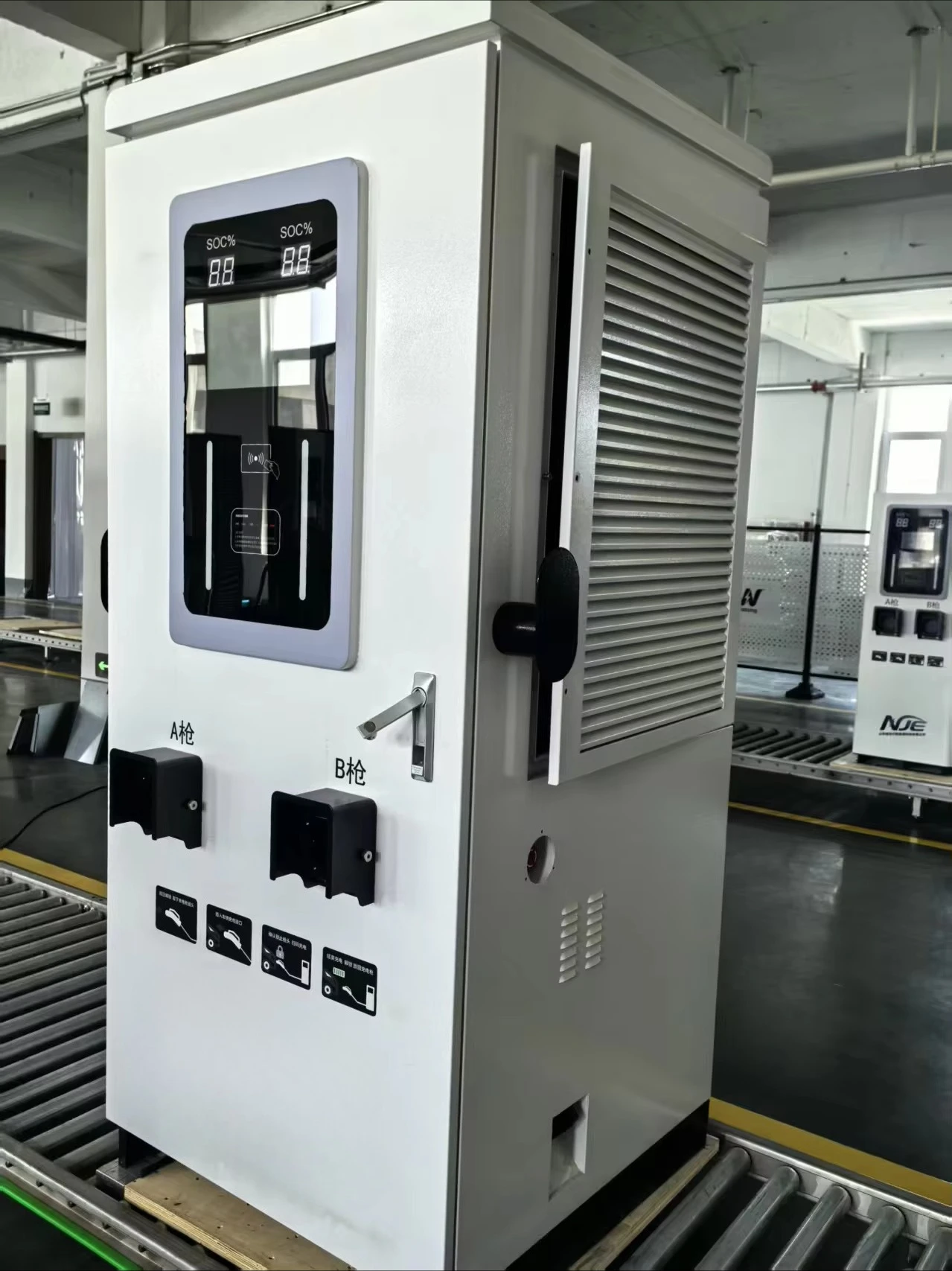 New Wattzing 160kW DC Combo Interface CCS2/Chademo BYD Electric Car EV Charger IP54 RFID Charging Stations for Manufacturing