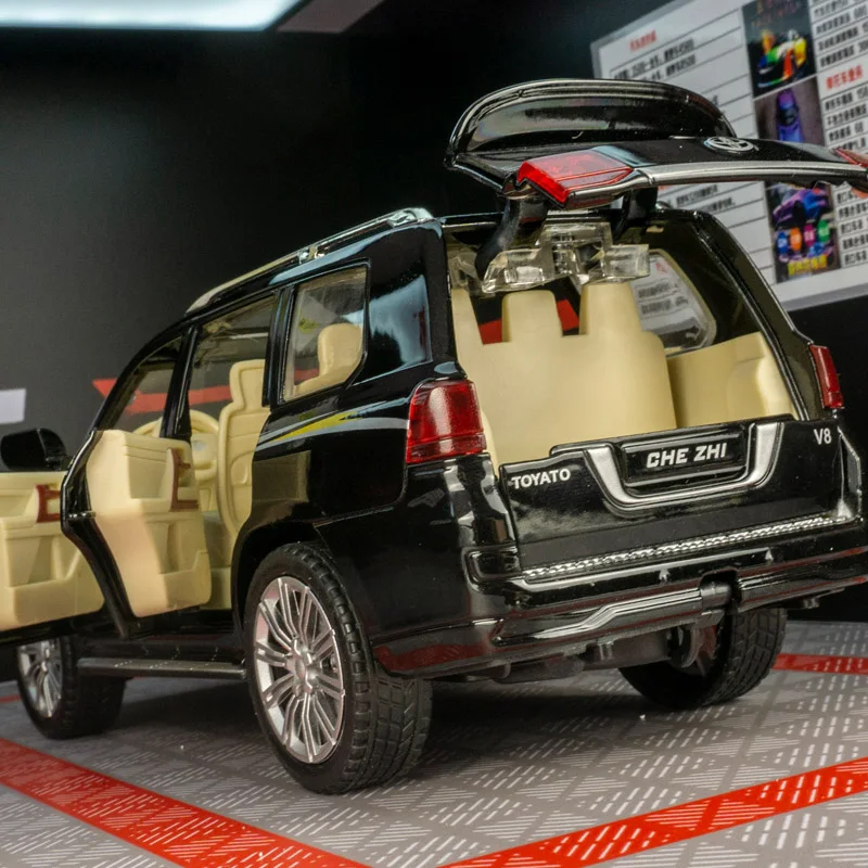 1:24 Toyota Land Cruiser legering automodel deuren en de voorkap en kofferbakdeur kan worden geopend rijke details, vakmanschap