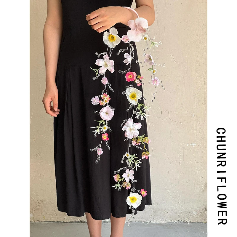 

Dopamine color waterfall hand flower simulation bridal bouquet wedding dress shooting hand bouquet photo props hand bouquet