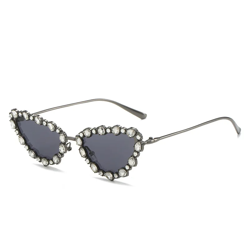 

2023 New Vintage Fashion Luxury Cat Eye Diamond Sunglasses Women Crystal Rhinestone Frame Brand Designer Sun Glasses For Female