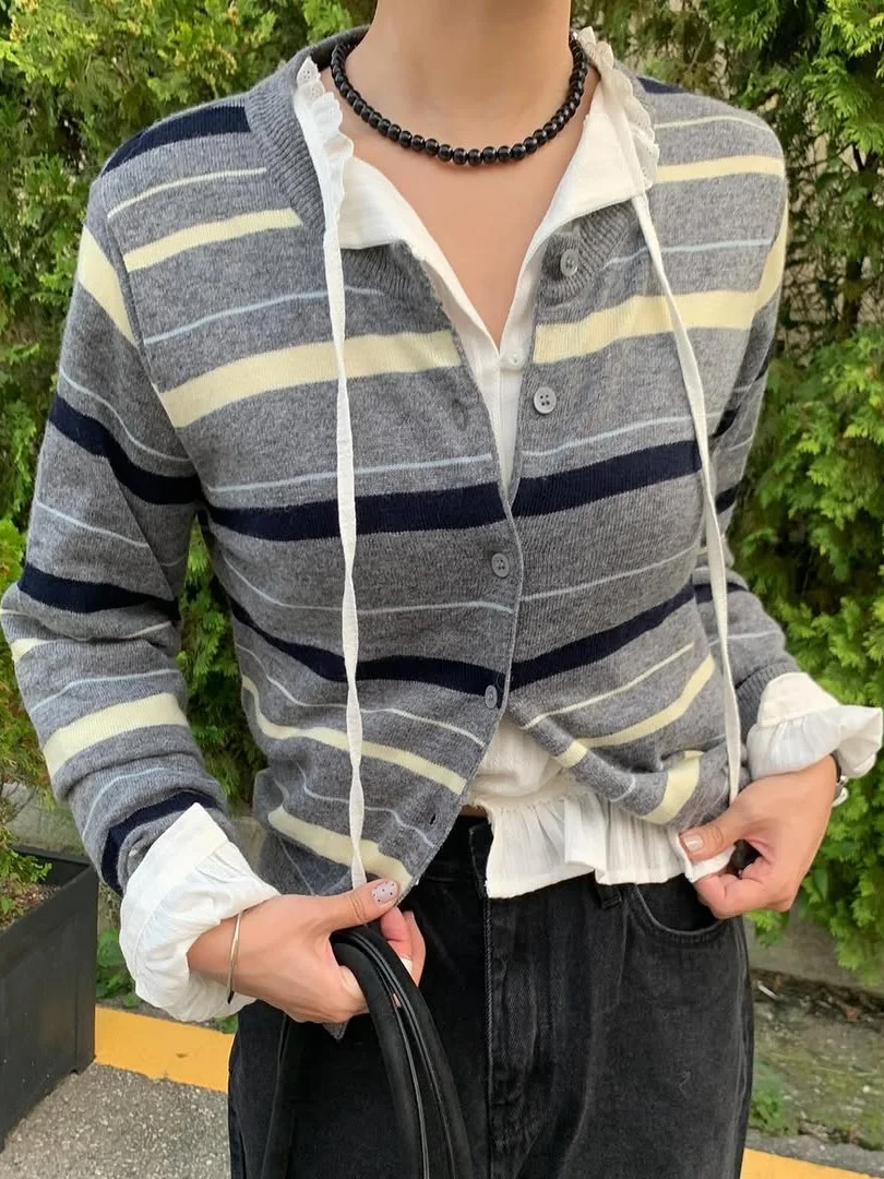 

Slim Fit Women's Knitted Sweater Chic Striped Single Button French Sle Faion Autumn New Arrival Small Size Top