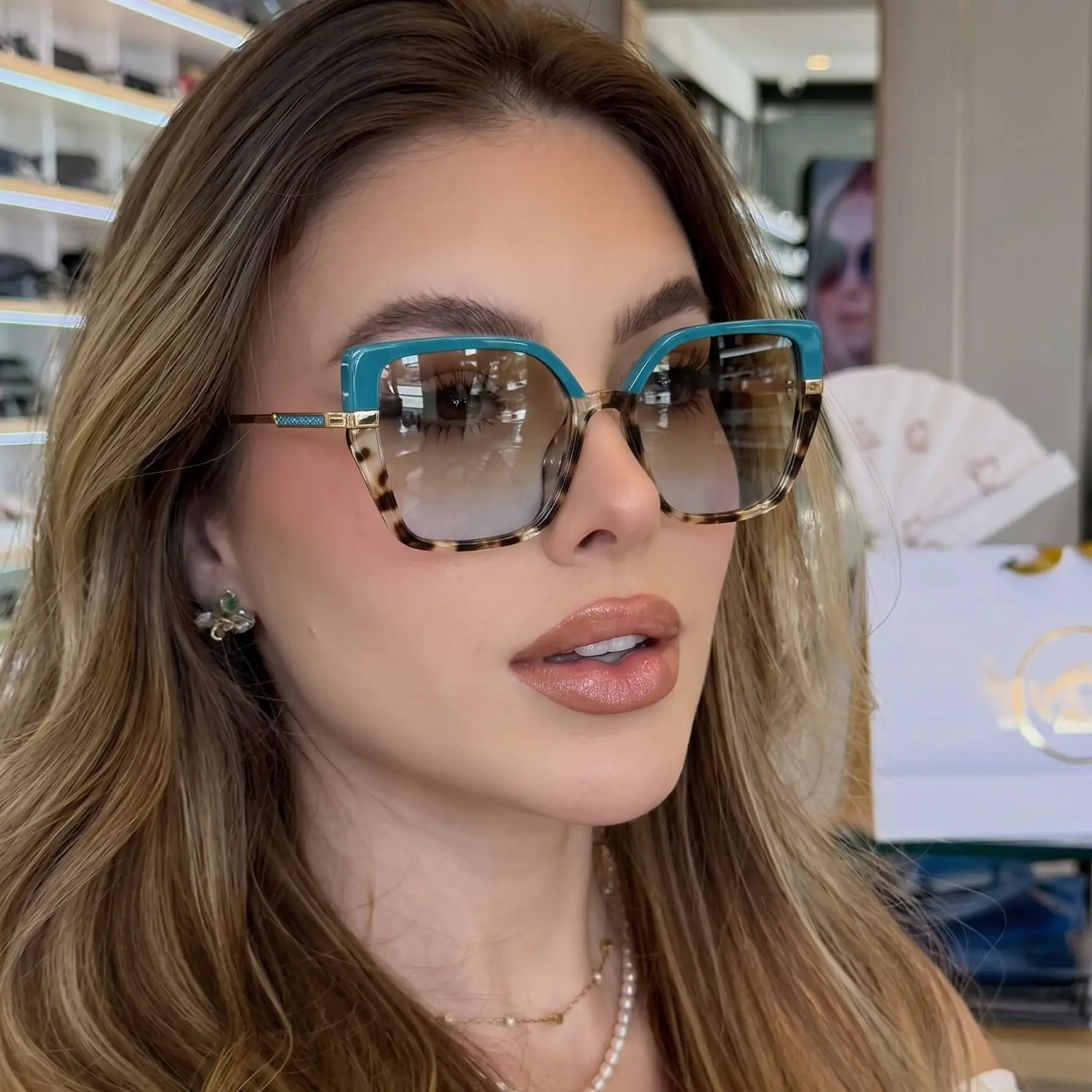 Color block color contrast cat's eye flat lens 2026 new anti-blue light glasses frame trend sunglasses high sense
