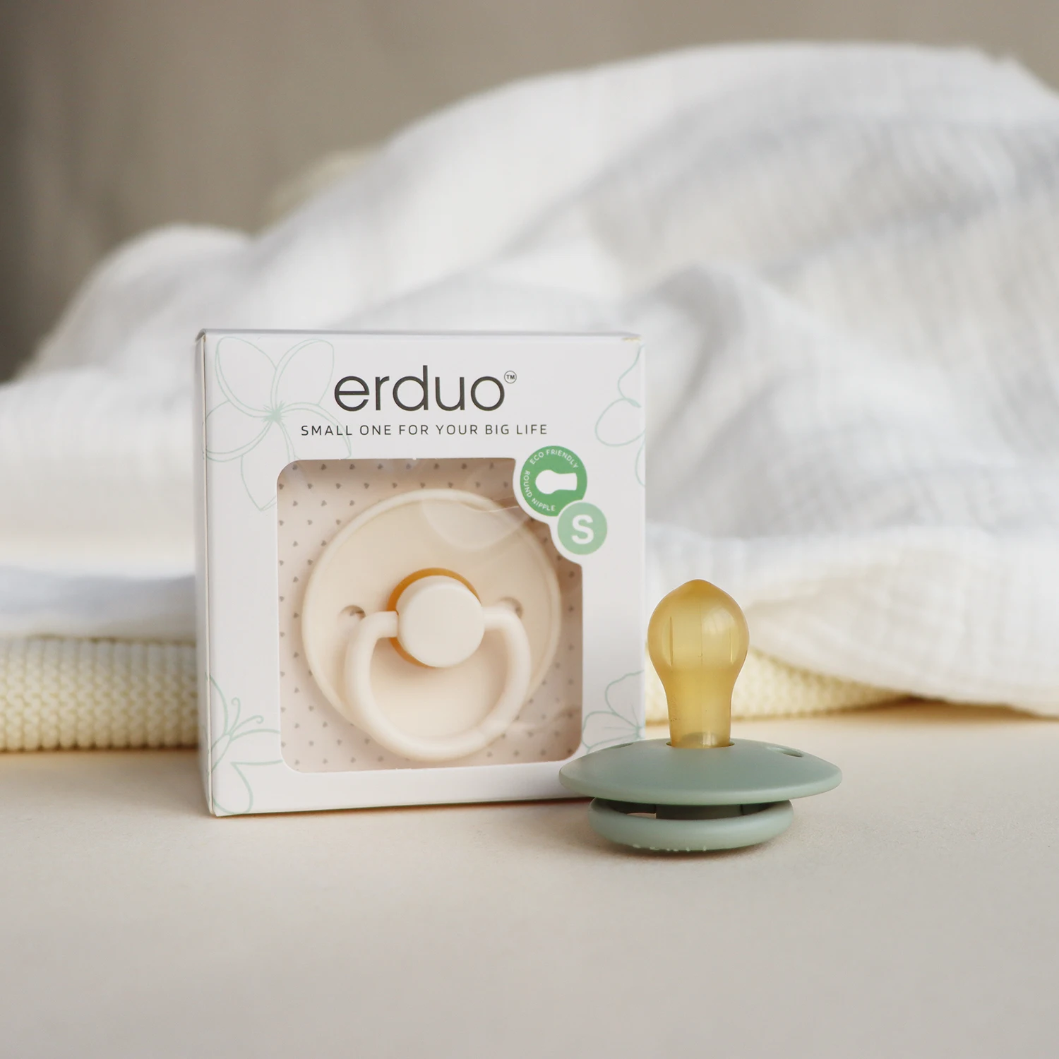 Erduo Newborn Baby Soothing Things Natural Latex Rubber Nipples Pacifiers Sucking Soother Dummy Pacifier for Infants Baby Gift 0