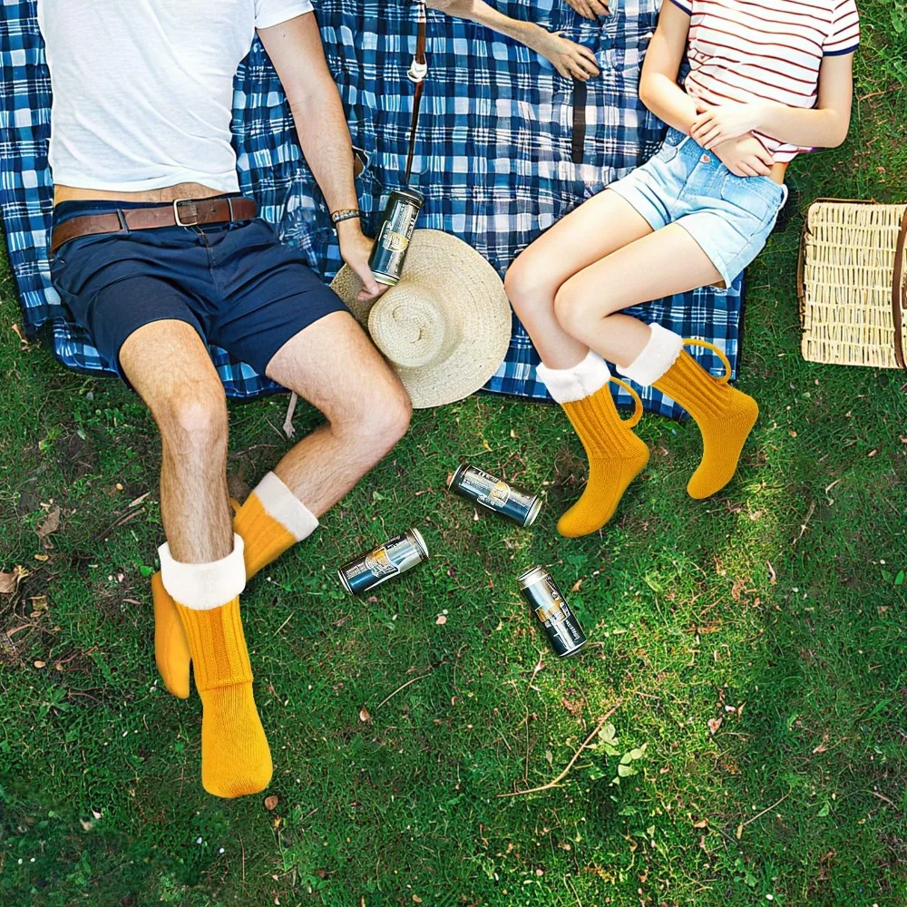 Zabawna dziergana czapka na piwo odpowiednia zarówno dla mężczyzn, jak i kobiet. Świetny prezent dla miłośników piwa na urodziny, Boże Narodzenie i wymiany prezentów na Halloween.