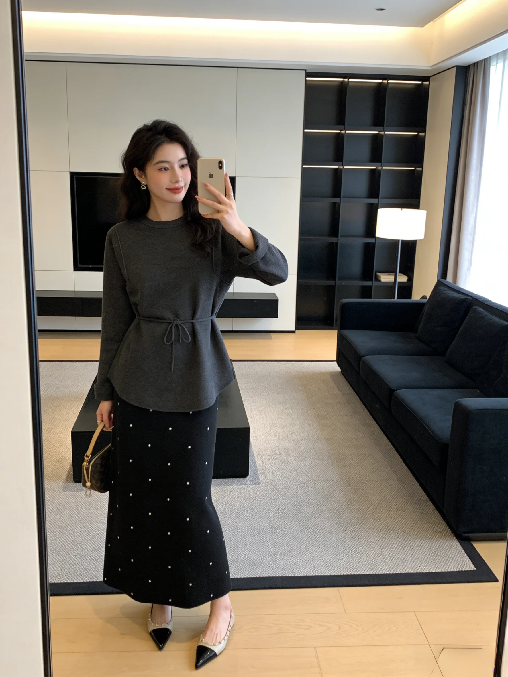 

Korean Sle Luxury 2-Piece Set Women's Waist-Cinching round Ne Top Sweater Rhinestone Straight Skirt Faionable Ele