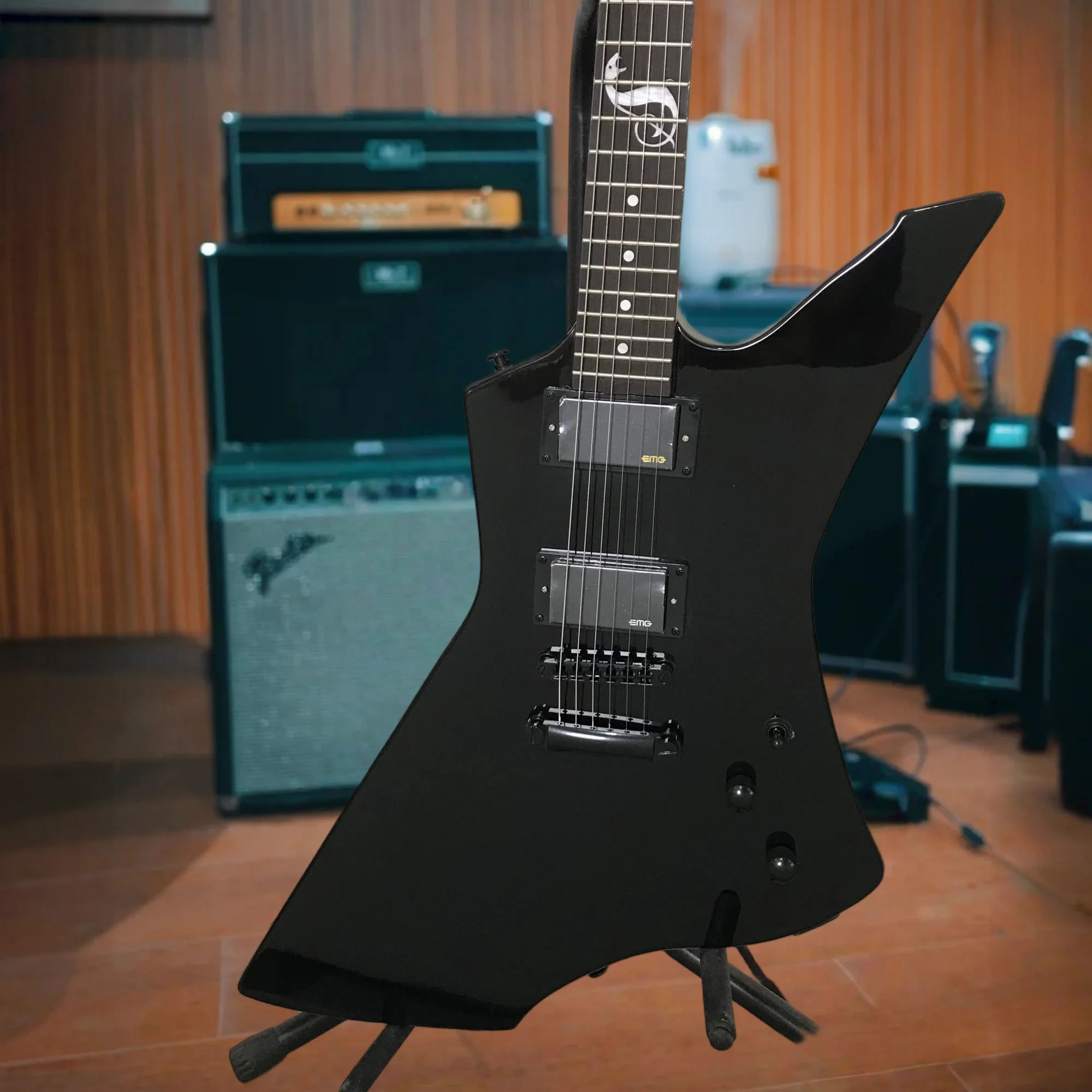 Snake Inlay Position Markers Black E Alien Electric Guitar HH Pickups Mahogany Stage-Ready Rock Machine Gift