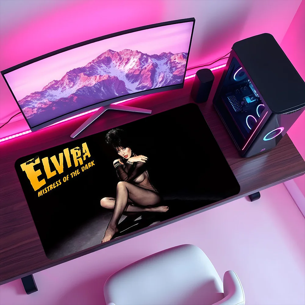 مكاتب سطح المكتب المطاطية لفيلم عشيقة XXL من Elvira لوحة ماوس كبيرة سميكة للألعاب غير قابلة للانزلاق