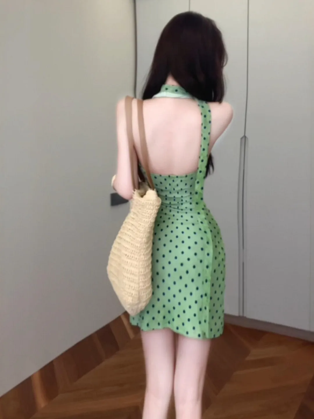 

Ретро-платье в горошек с тонкими бретелями, приталенное, для пляжного отдыха, красивое летнее платье без плеч, миди, с завышенной талией, из хлопка