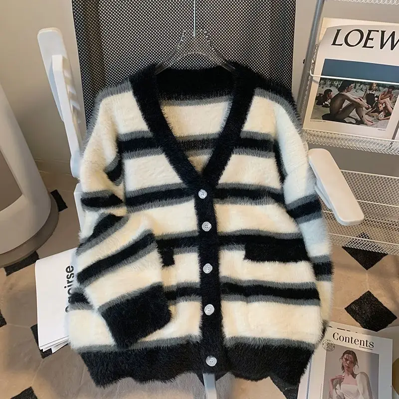 

2023 Spring Autumn Women's New Imitation Mink Velvet Cardigan Female Students Knitted Jackets Ladies Striped Sweaters Coats A343