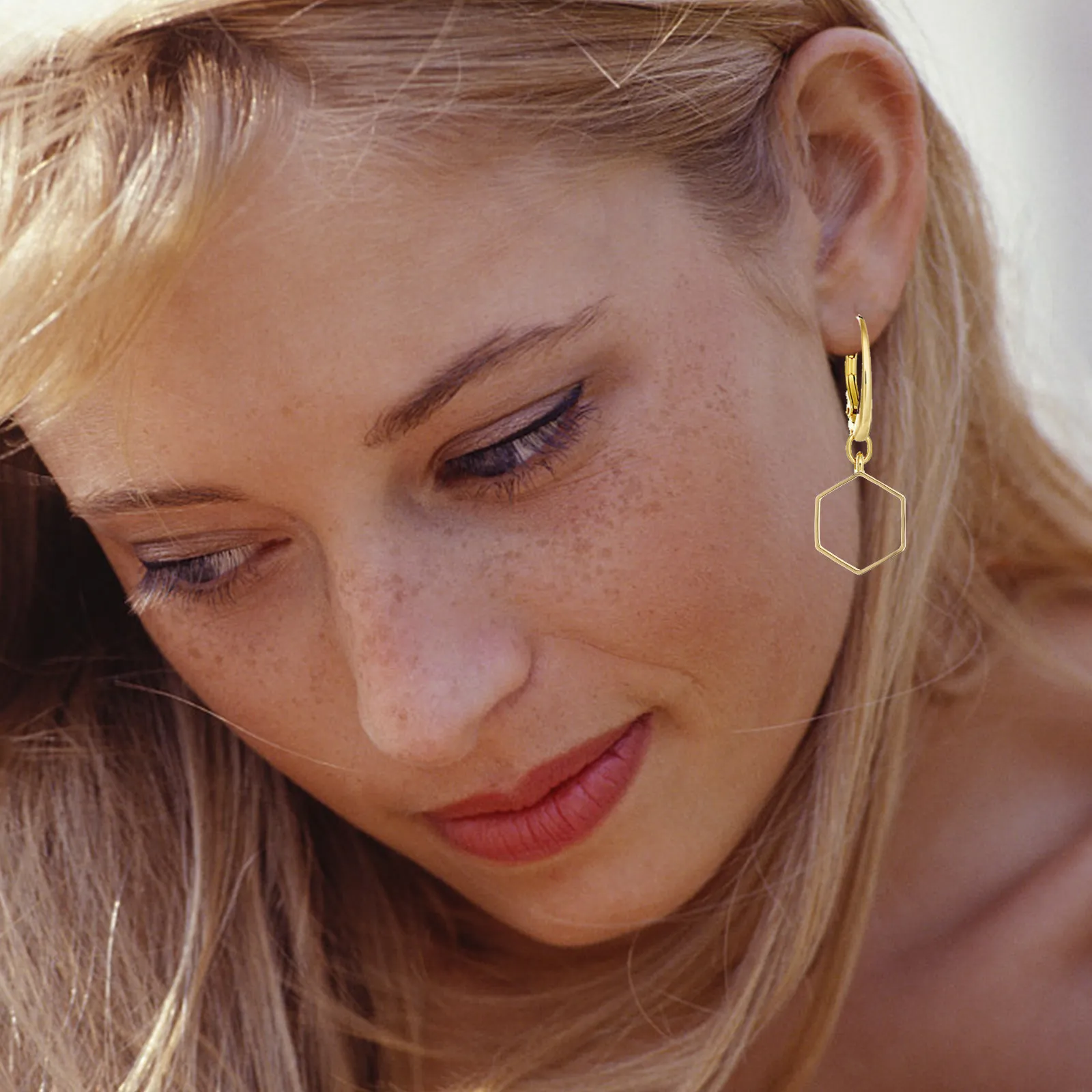 

50 шт. медных шестигранных подвесок-шармов для самостоятельного изготовления украшений: серег, ожерелий, браслетов, а также для рукоделия и ювелирных изделий