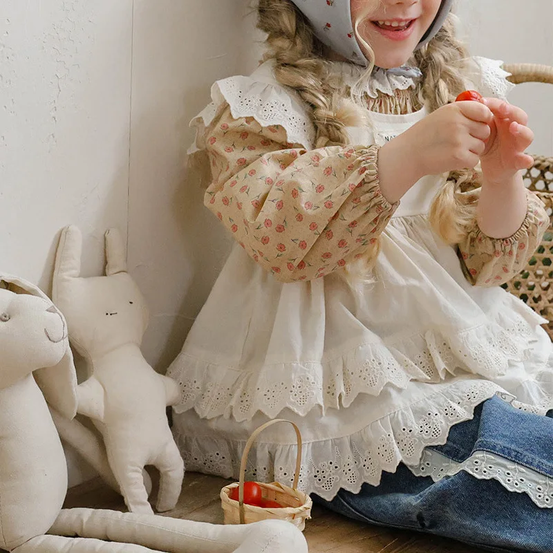 

Girls Top 2025 Autumn Edition Korean Version Sweet Hollow Embroidery Lace Sleeveless Versatile Tank Top Skirt Cute Daily Wear