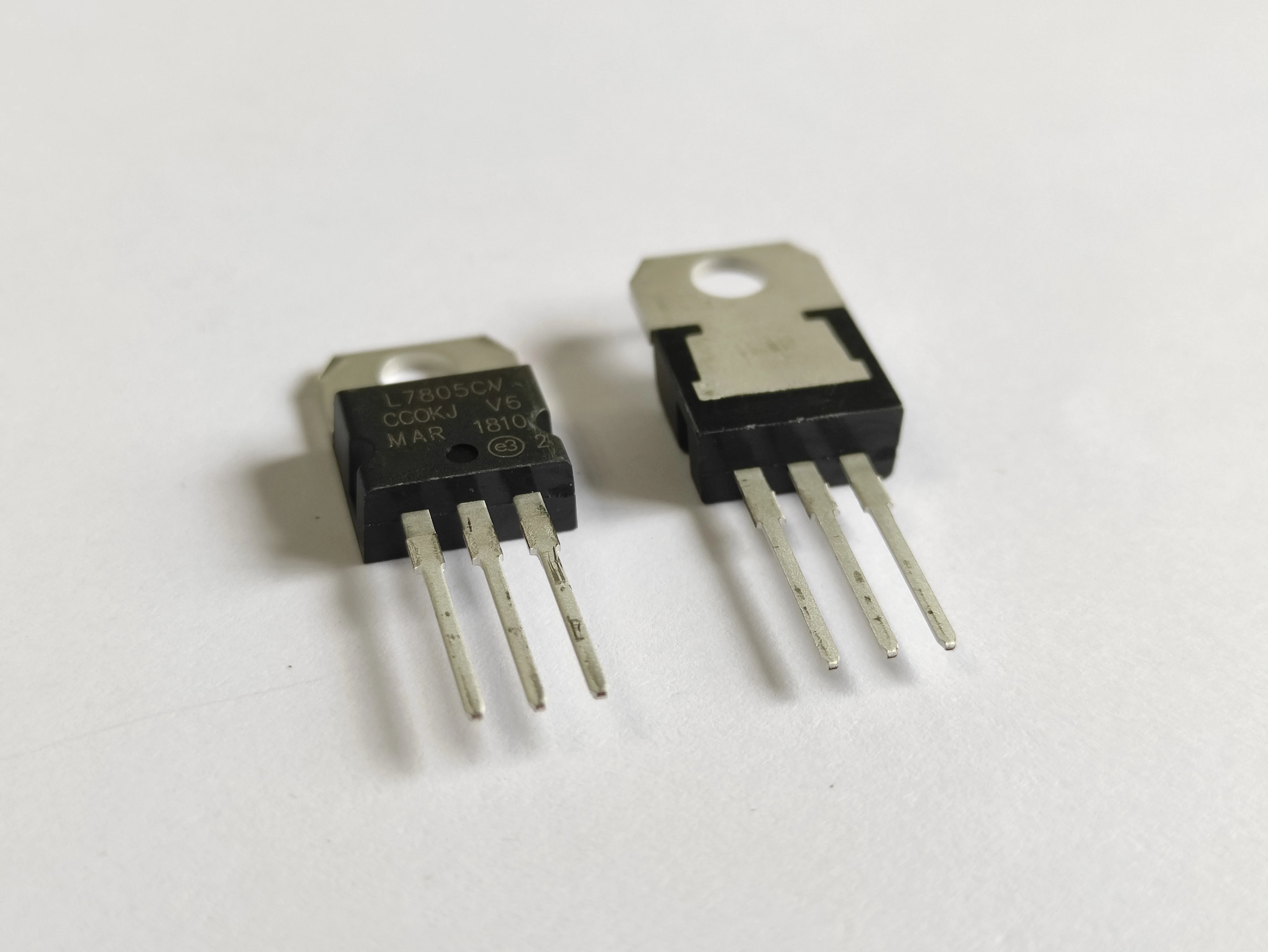 78M05 to -252 7805 SMD Triple Terminal 5v Voltage Regulator LM7805