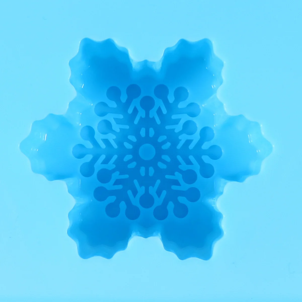 

Christmas Snowflake Cake Molds Silicone 6-Cavity For Baking Desserts Ice Cubes Chocolate Soap Craft Making Party Favors