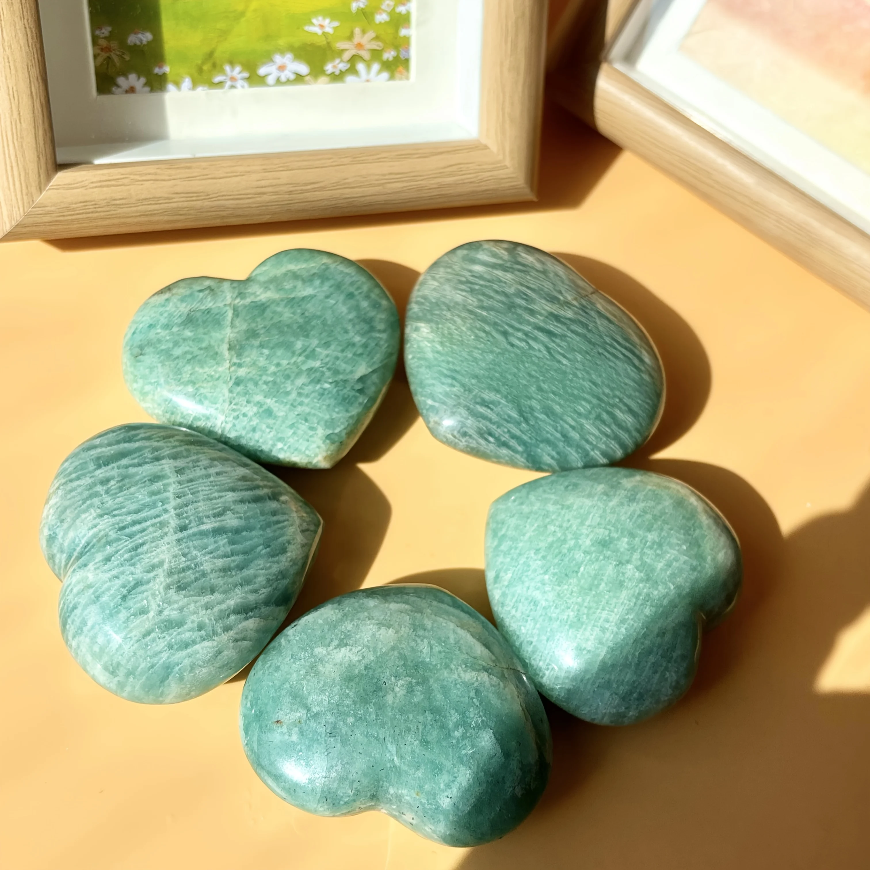 A Amazonite heart-shaped ornament, suitable for desktop decoration, indoor or outdoor use, and a holiday gift for parents/him.