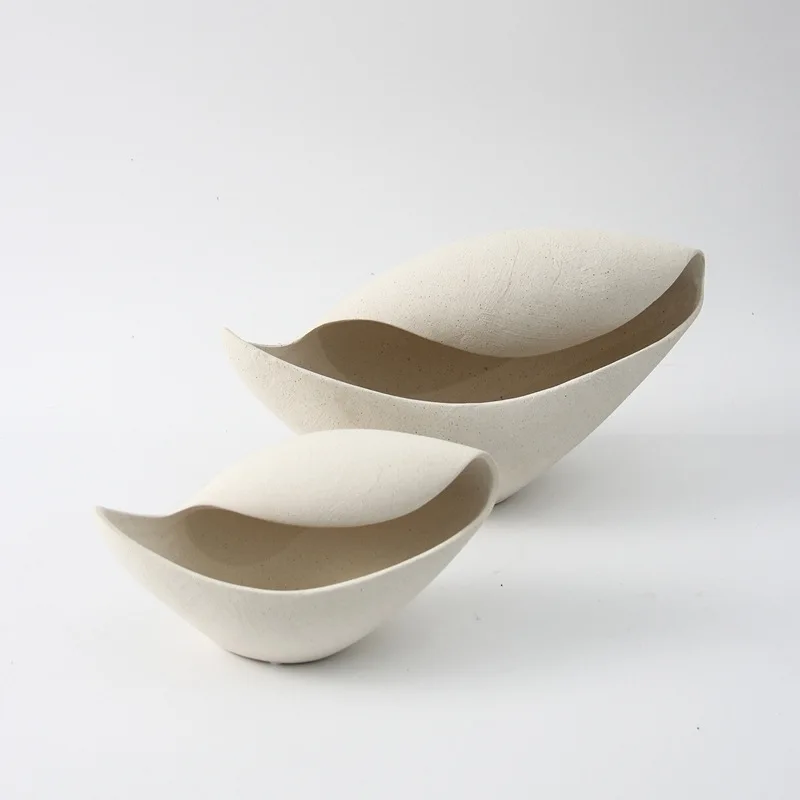 Simple and modern special-shaped ceramic vase, home curling flower arrangement, soft dining table ornament