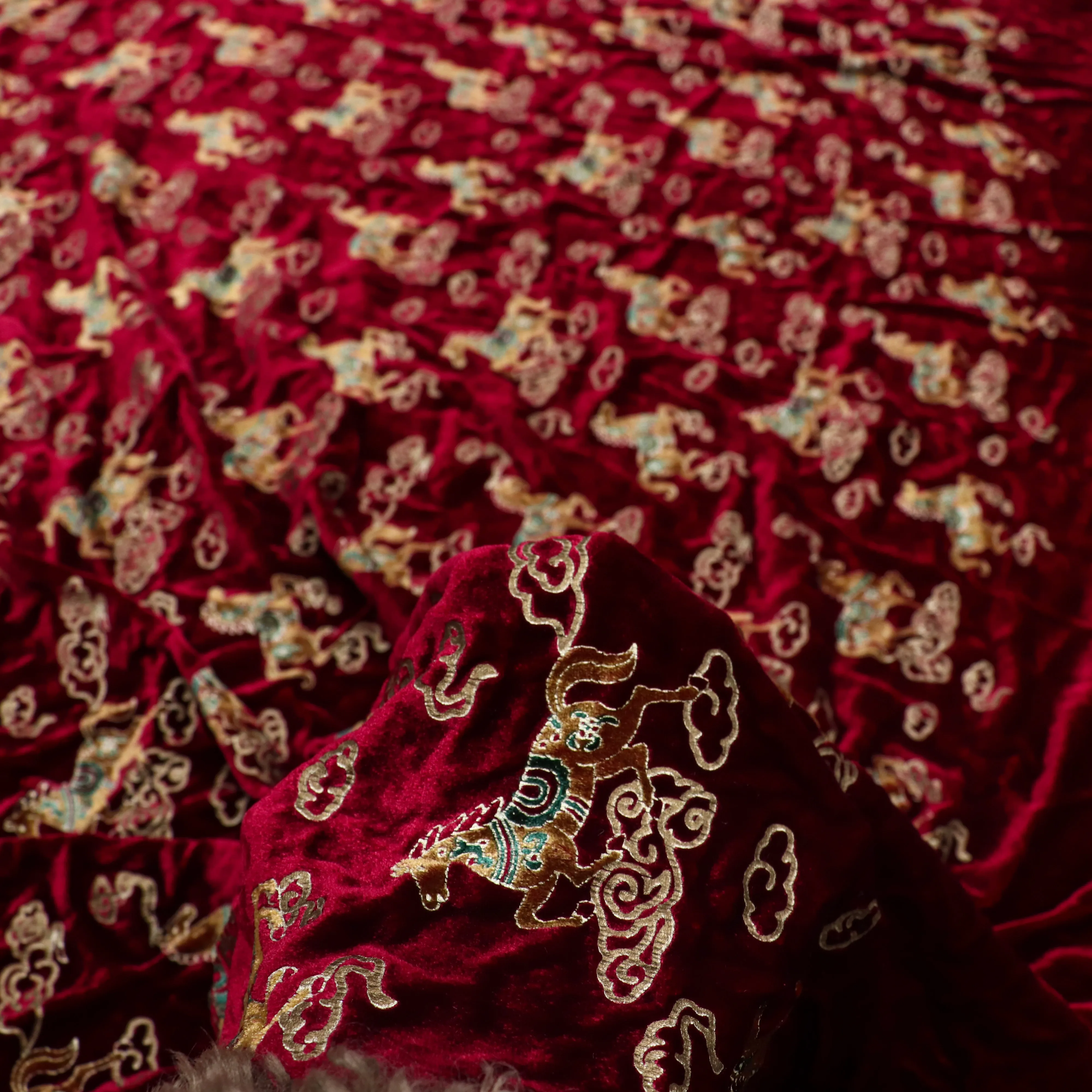 Placement Painted Jacquard Velvet Designer Fabric with Couture Woven Surface for Ceremony Robe Design and Premium Apparel Lines