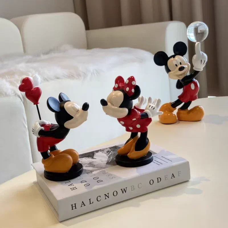 2pcs Disney Mickey Mouse Minnie Mouse Statue Cartoon Minnie Mickey Kissing Sculpture Lovers Home Desktop Ornaments Wedding Gifts