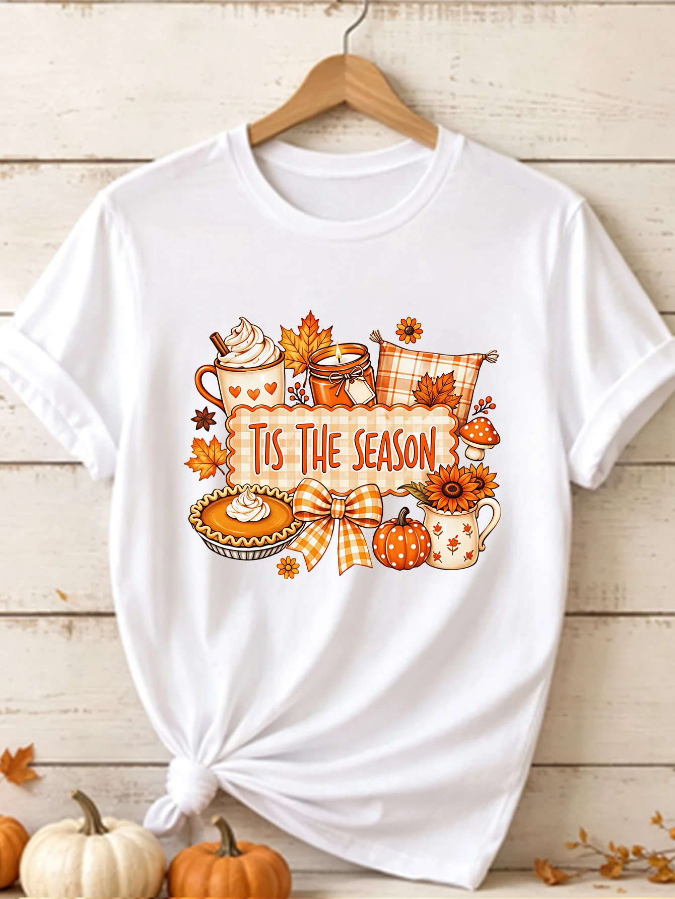 Lele Direction Thanksgiving Fun Short Sleeve New Arrival, Autumn Pumpkin Drink Maple Leaf Print Women's T-Shirt