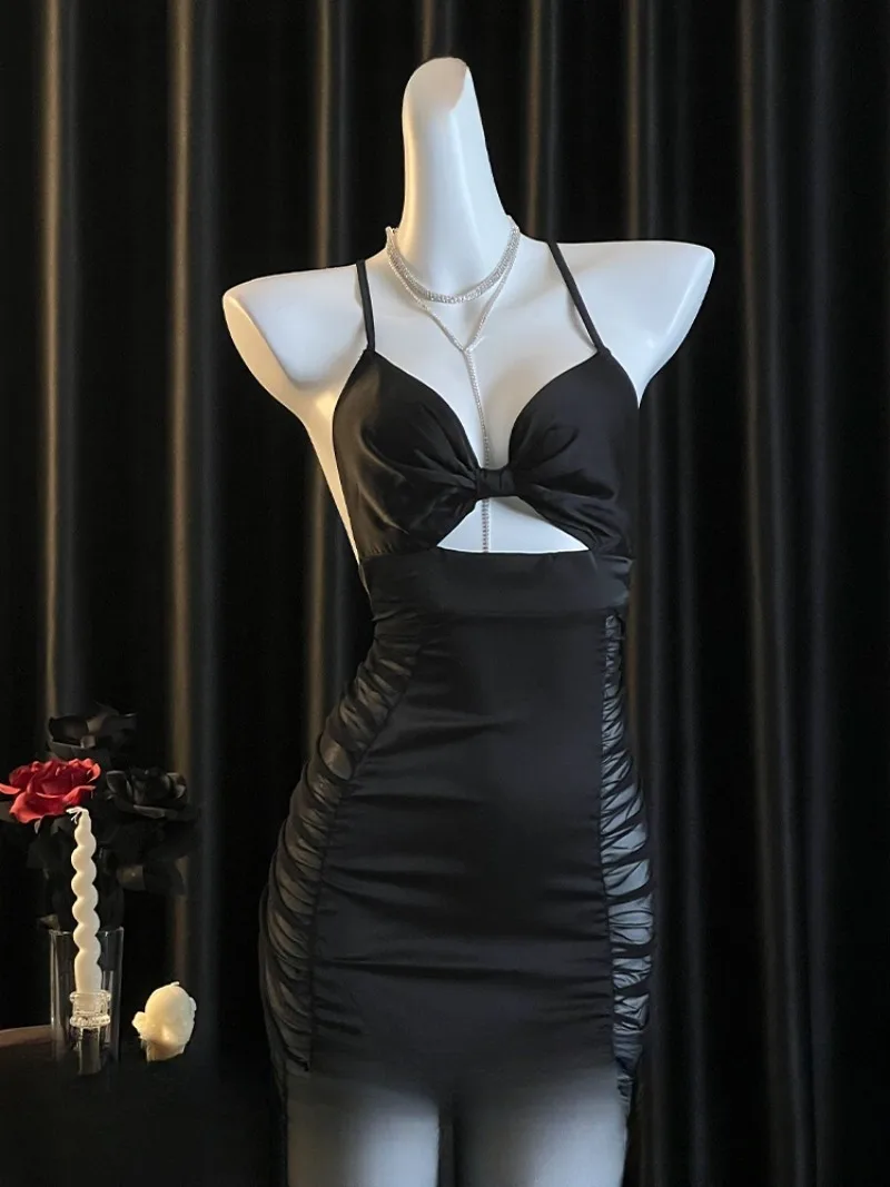 

Пижамный комплект из ледяного шелка с лямкой на шее для женщин, сексуальная ночная рубашка Pure Desire, тонкая атласная одежда для сна 2026, высококачественный комплект нижнего белья, летние ночи