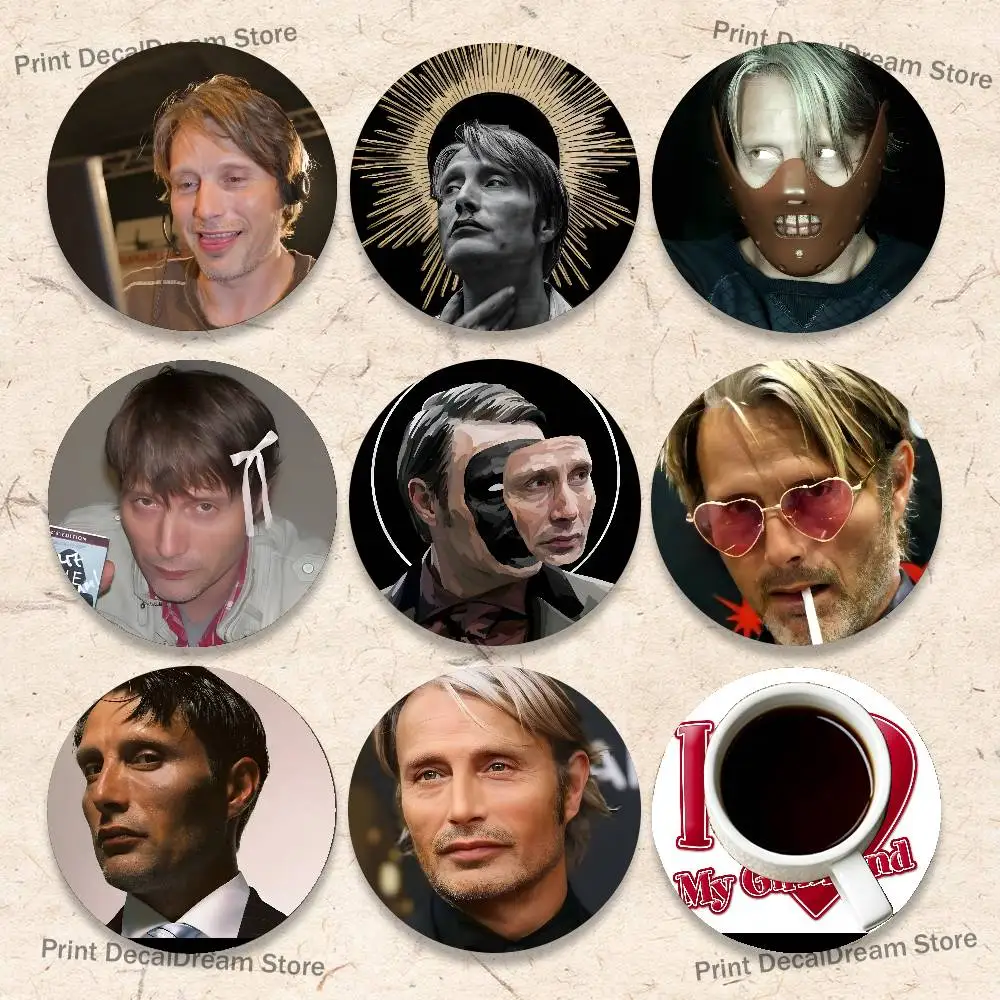 

M-Mads MikkelsenS 2D Pattern round Wooden Coaster Decorative Coffee Cup for Use in Coffee Shops Bars Wine Beer
