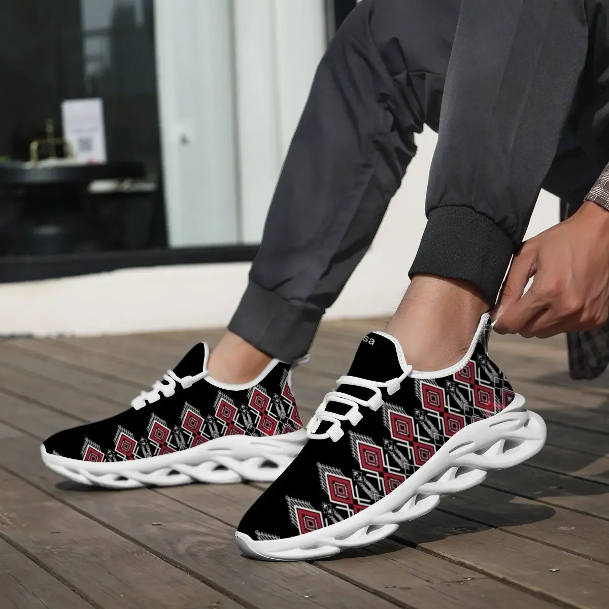 รองเท้าผ้าใบลำลองสำหรับผู้ชาย น้ำหนักเบา สวมใส่สบาย เหมาะสำหรับคริสต์มาส กันลื่น รองเท้าเดิน รองเท้ากีฬา รองเท้าฝึกซ้อมบุขน