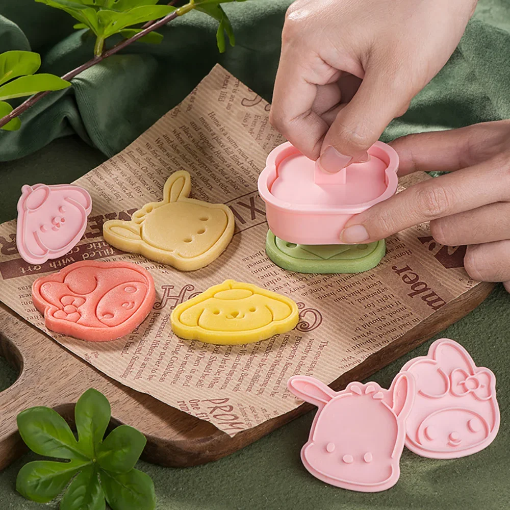 

8PCS/Set Sanrio Cookies Mold Hello Kitty My Melody Kuromi Cinnamonroll Accessories Baking Tools Cartoon Embossing Pastry Mould