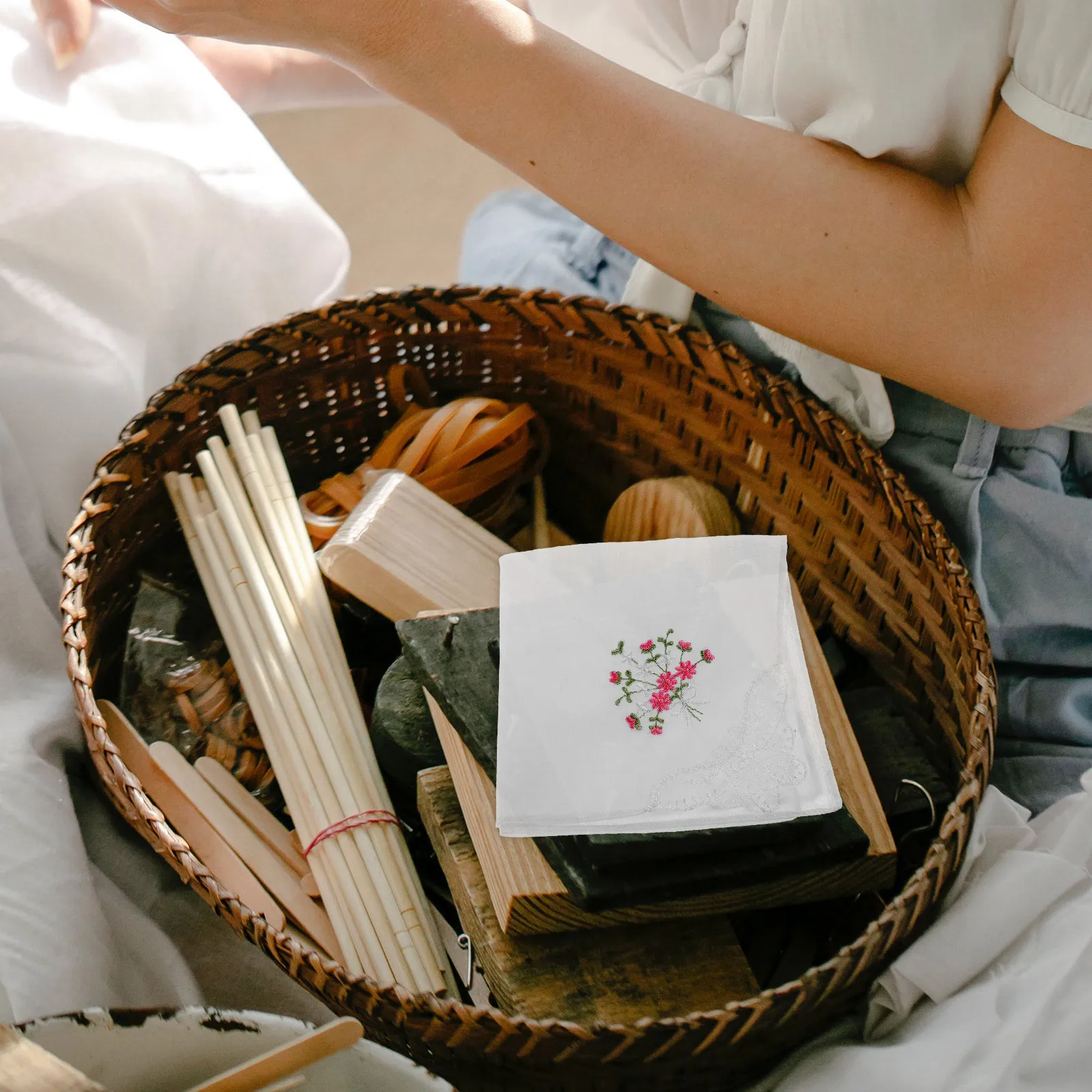 

3Pcs Embroidered Handkerchief Lace Trim Cotton Floral Pocket Square Vintage Ladies Handkerchief Wedding Bridal Shower Gift