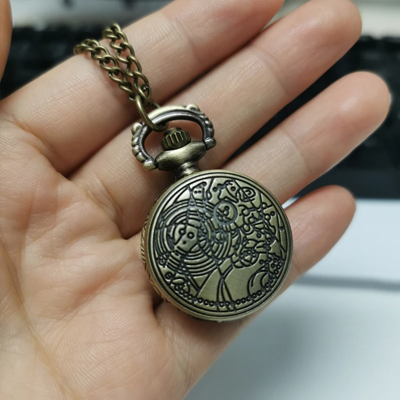 Reloj de bolsillo de cuarzo con diseño de Héroe de exploración espacial, reloj de bolsillo de tamaño pequeño con cadena de bronce, regalo de Cosplay Vintage, Steampunk