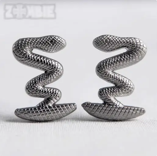 

Немецкая брошь, шляпа, медаль, змея, пара