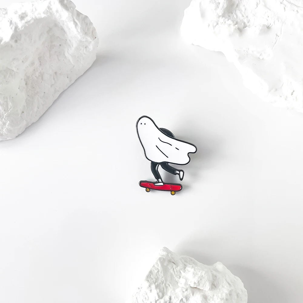 Halloween Ghost Enamel Brooch Pin Cute Ghost Badge On Skateboard Fun Backpack Pouch Decoration Holiday Party Gift Jewelry