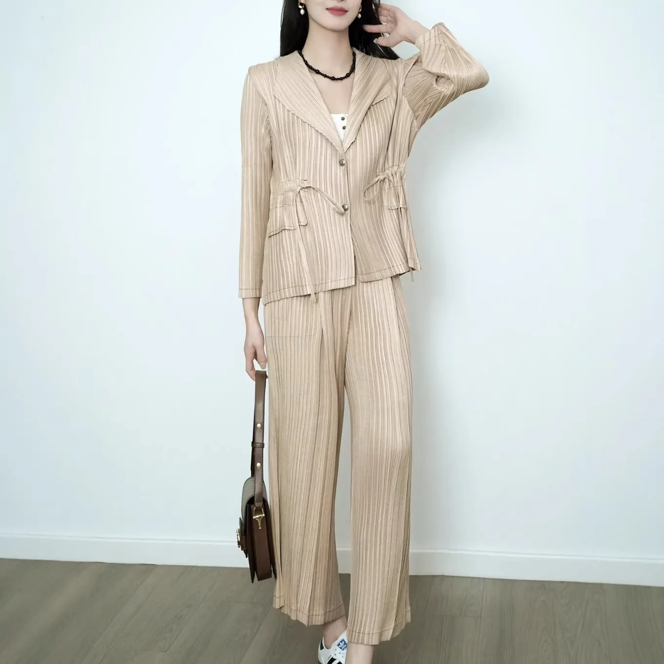 

Miyake Pleated 2026 New Suit Suit Women Design Sense Niche High Sense Pleated Jacket Pants Women's with A Complete Set of Pleat