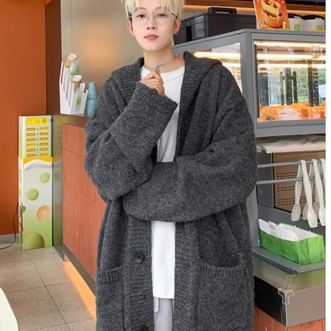 

Корейский вязаный свитер с v-образным вырезом, мужской свободный модный городской осенне-зимний Новое поступление, верхняя одежда из Гонконга, кардиган