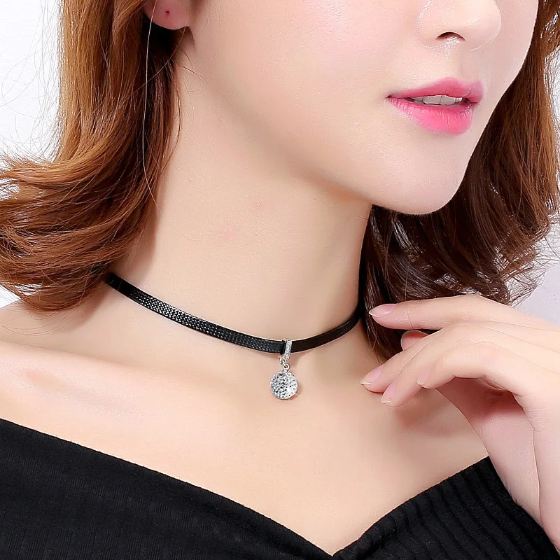 Gargantilla de cuerda negra coreana, collar de diamantes, clavícula, collar corto versátil, cuello de perlas, joyería al por mayor