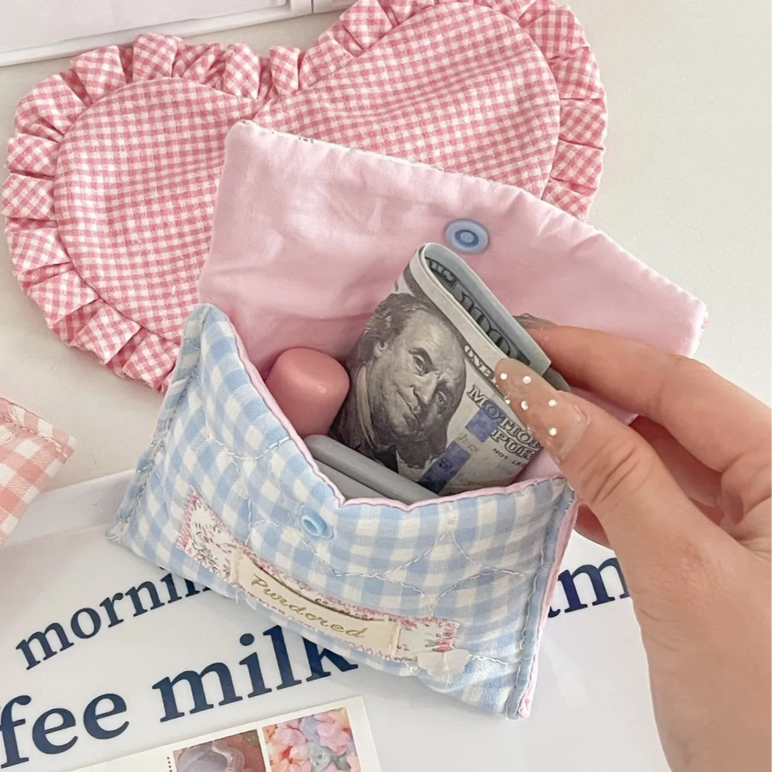 Checkered and striped floral patchwork women's coin purse, cotton lightweight and multi-purpose cosmetic storage bag