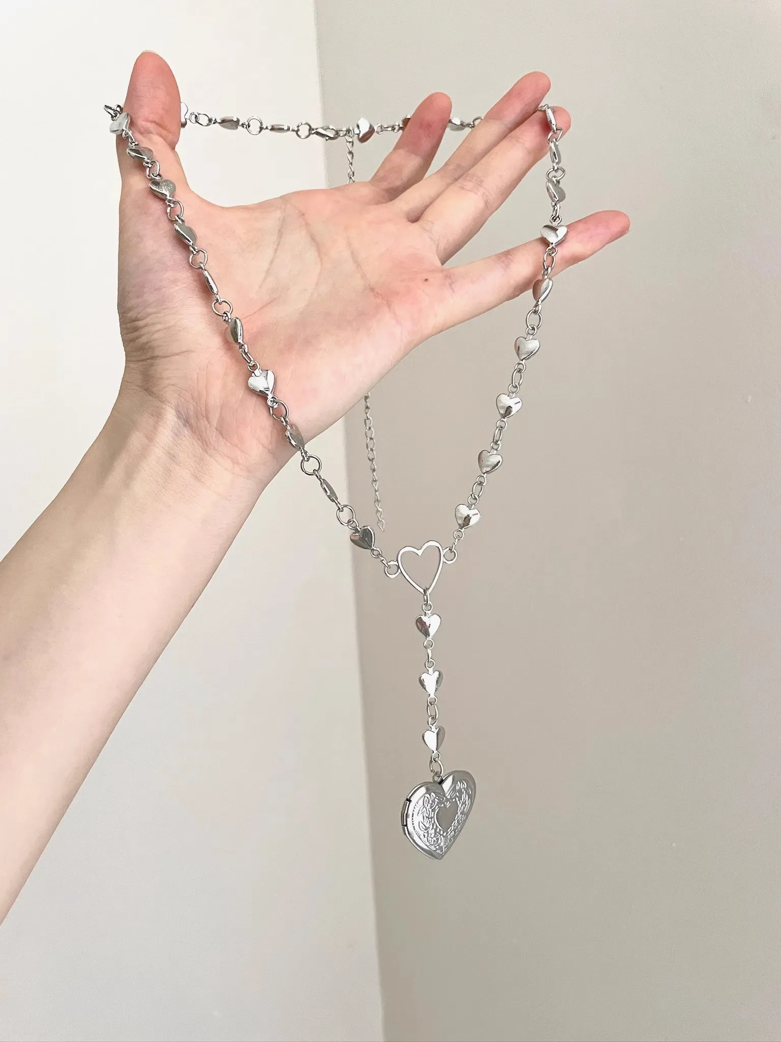 Fashion, charm, trend, the secret heart-shaped necklace of the soul box, Valentine's Day gift, travel, vacation jewelry