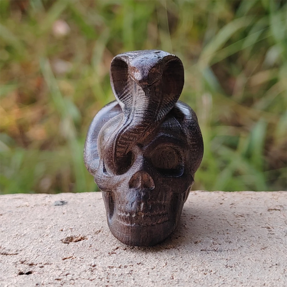 1 Stück Schlangen- und Totenkopf-Holzschnitzerei, kleines Ornament, leicht zu transportierendes Holzhandwerk