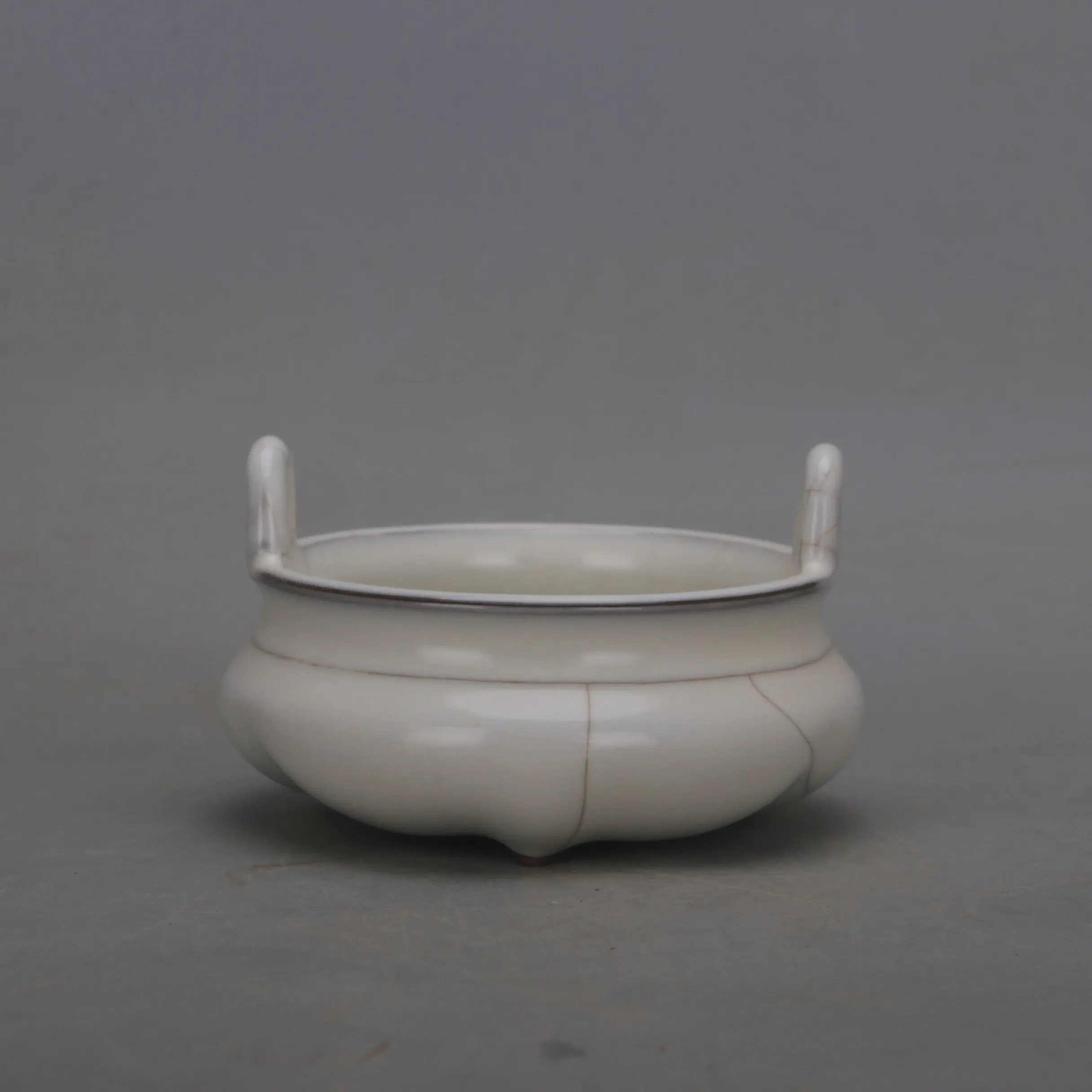 Chinese Antique Song Style Guan Ware White Glaze Golden Thread Iron Line Double Ear Censer Home Decor