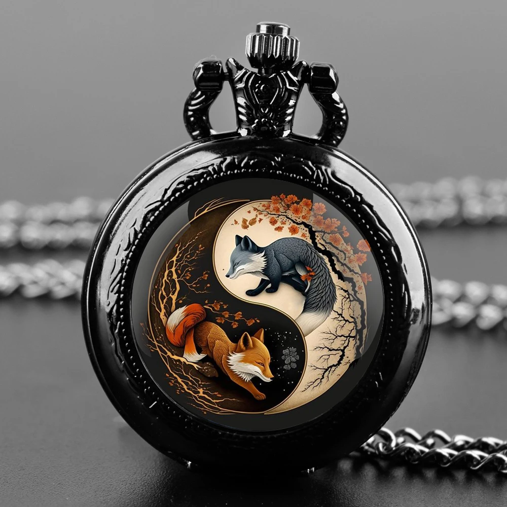Orologio da tasca al quarzo nero con cupola in vetro retrò Yin-Yang Fox con quadrante con numeri arabi e catena resistente, regalo retrò per uomo e donna