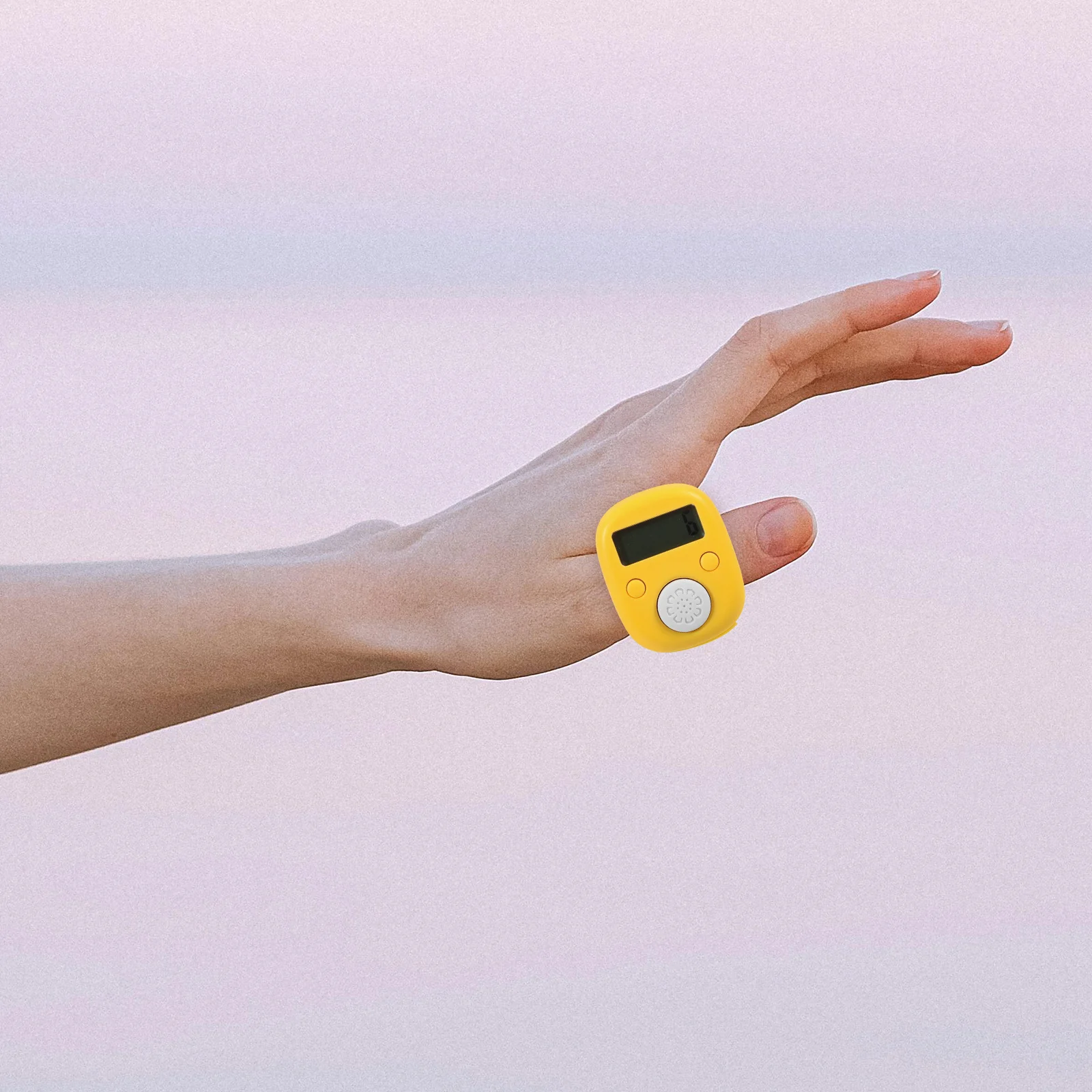 Elektroniczny licznik pierścieniowy, cyfrowy kliker do liczenia, rejestrator do robótek dziewiarskich, szydełkowych, licznik rzędów, przenośny, ręczny.