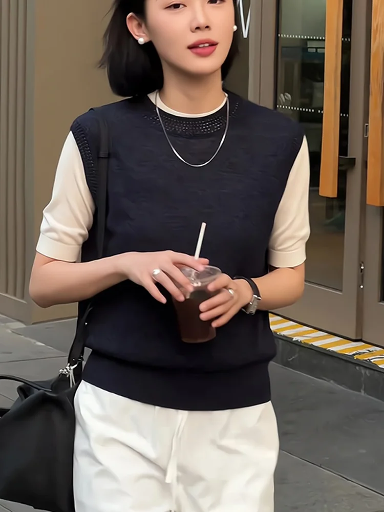 

Comfortable round Ne Hollow out Ice Silk Knitted Top Svel Overhead Design Trendy Summer 2025 Women's Faion Silk Blouse